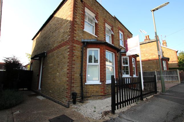 2 bedroom semi-detached house for sale