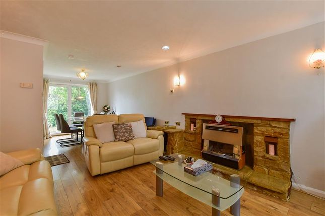 5 bed detached house