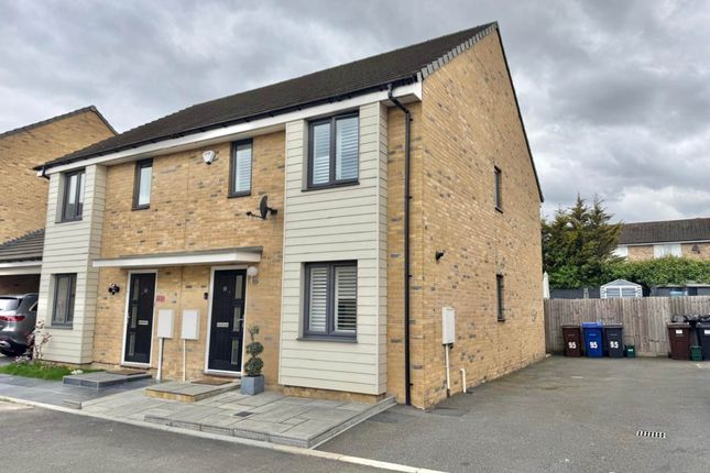 Belhouse Avenue, South Ockendon RM15 3 bed semi