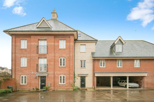 5 bedroom town house for sale