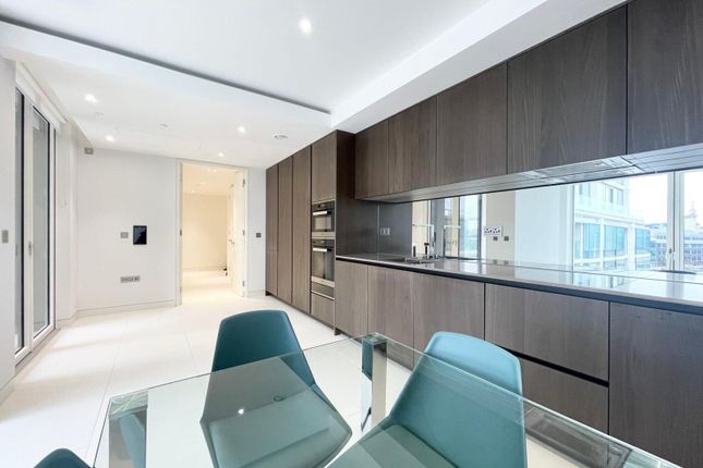 Sugar Quay, London EC3R 2 bed flat for sale