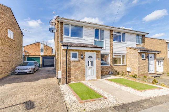 Kings Down, Hitchin, Hertfordshire, SG4 3 bed semi