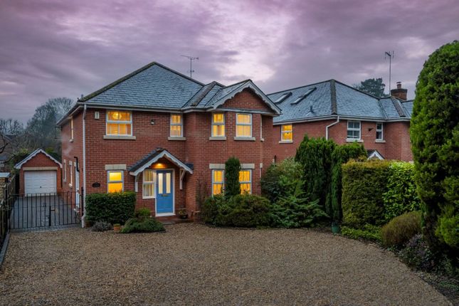 Circle Hill Road, Crowthorne RG45 4 bed detached house for sale