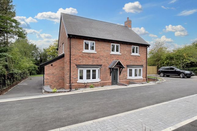 6 bedroom detached house for sale