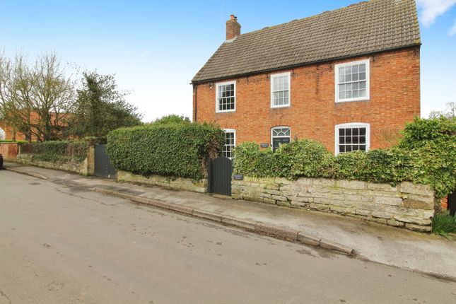 5 bed detached house