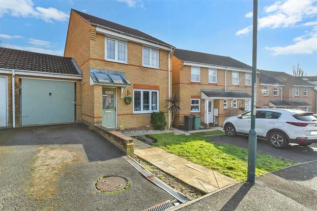 3 bed link detached house