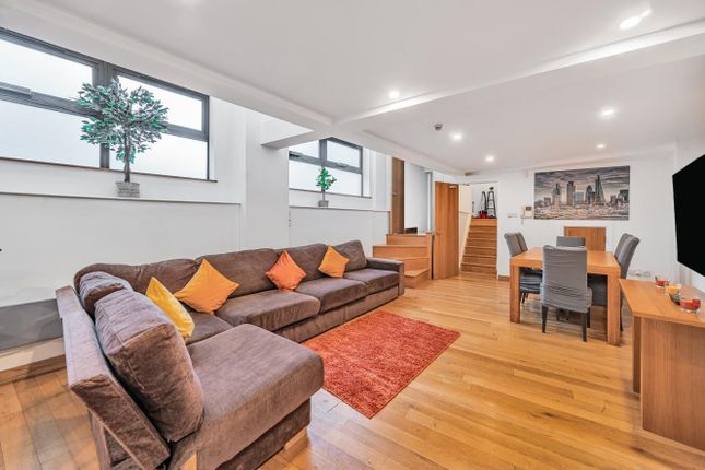 Loughborough Street, Kennington... 2 bed flat for sale
