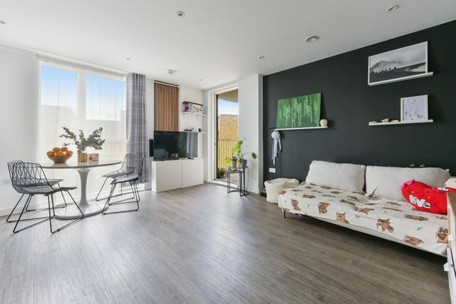 Ranton House, Brentford, TW8 1 bed flat for sale