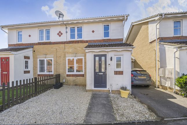 Gloster Close, Ash Vale GU12 3 bed semi