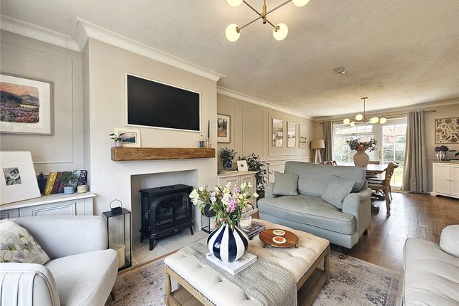 Cavalier Close, West Sussex GU29 4 bed link detached house for sale