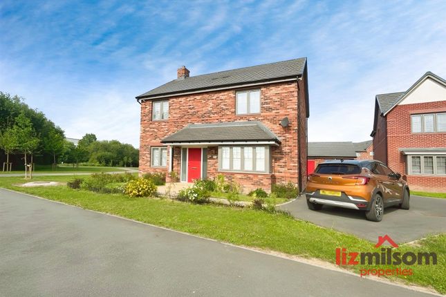 Jade Close, Swadlincote DE11 5 bed detached house for sale