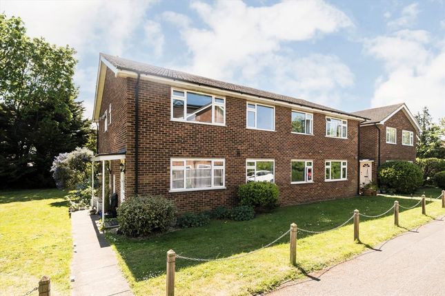 Percy Road, Hampton TW12 2 bed flat for sale
