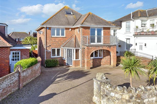 4 bed detached house