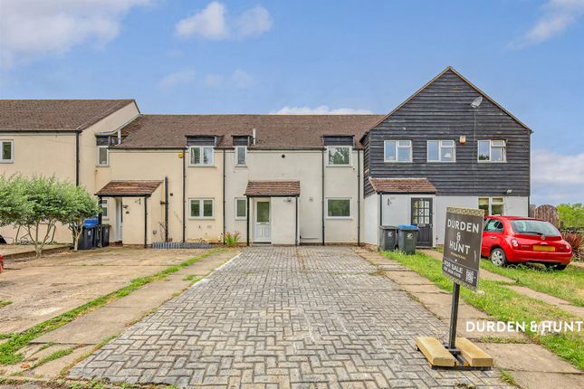Millers Lane, Chigwell, IG7 3 bed terraced house for sale
