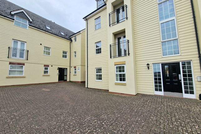 2 bedroom ground floor flat for sale