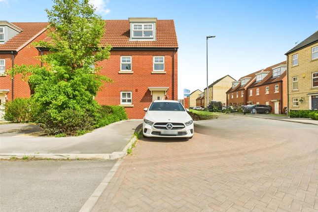 3 bedroom semi-detached house for sale