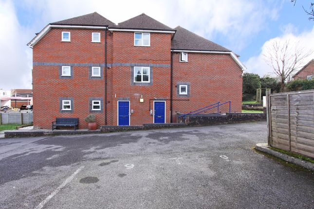 Andover Road, Ludgershall, SP11 2 bed flat for sale