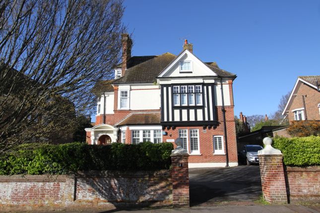 Chesterfield Road, Eastbourne BN20 4 bed apartment for sale
