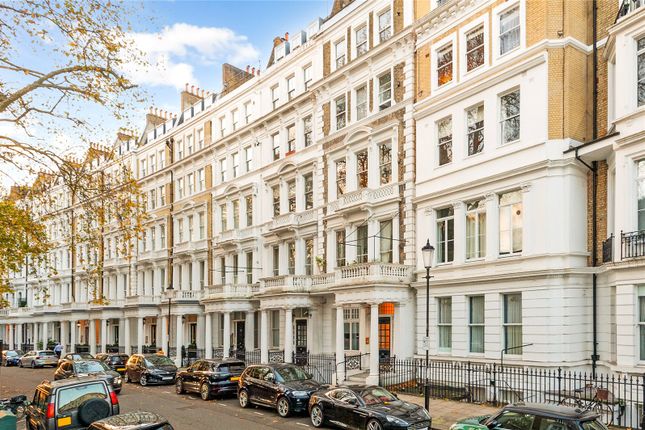 Courtfield Gardens, London... 1 bed apartment for sale