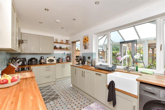 Broadley Avenue, Birchington, Kent 2 bed terraced house for sale