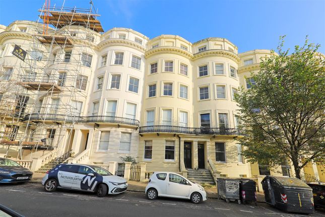 Brunswick Place, Hove 2 bed apartment for sale