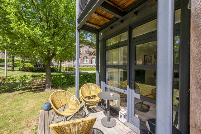 Whitelands Crescent, Putney, London... 2 bed flat for sale