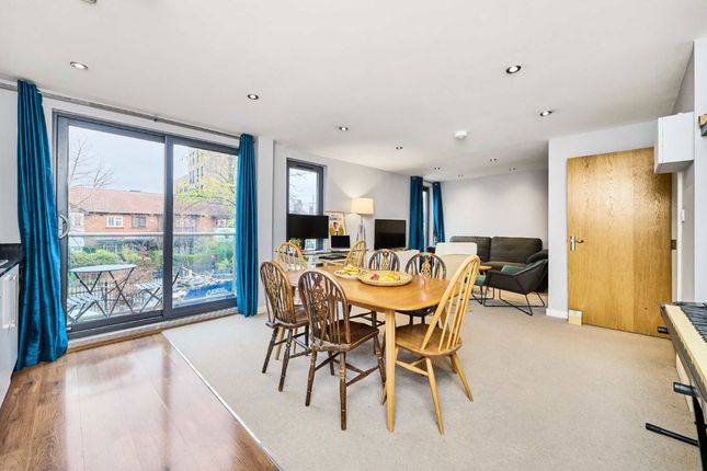 Spurstowe Terrace, London E8 2 bed flat for sale