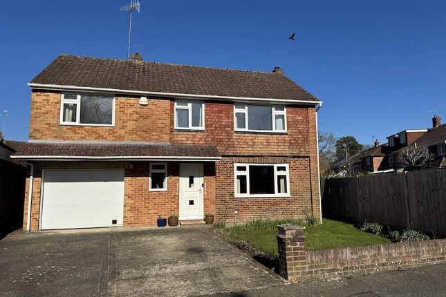Akehurst Close, Copthorne, Crawley 5 bed detached house for sale