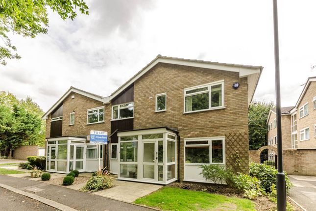 St Cuthberts Gardens, Hatch End... 2 bed flat for sale