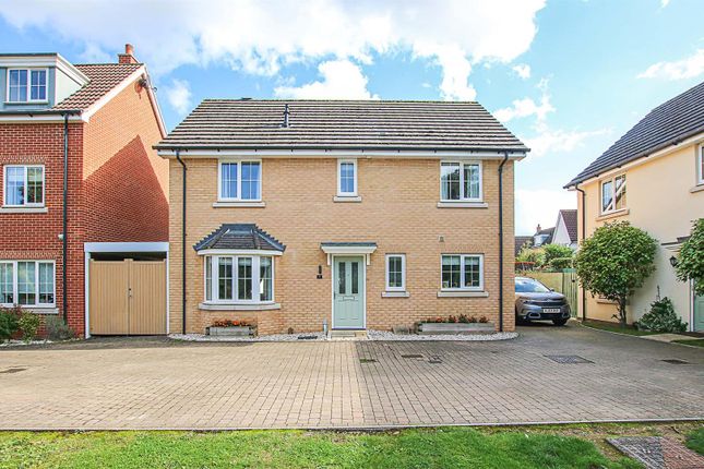 Buddleia Way, Bury St. Edmunds IP28 4 bed detached house for sale