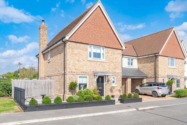 Ploughmans Way, Stebbing, Dunmow 3 bed link detached house for sale