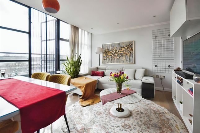 Point Wharf Lane, Brentford 2 bed maisonette for sale