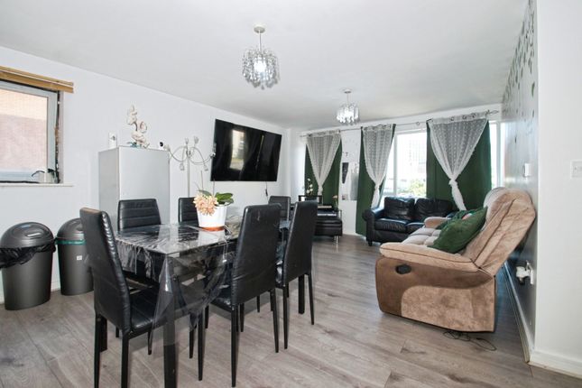 2 bed flat