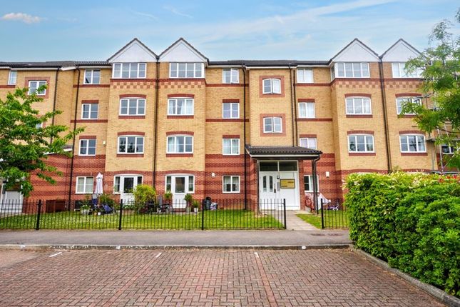 Peatey Court, High Wycombe HP13 1 bed apartment for sale