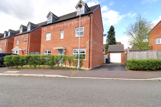 Teal Walk, Stafford ST16 4 bed detached house for sale