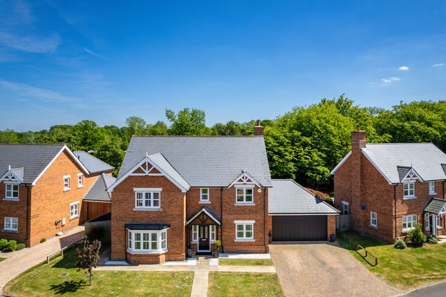 Blue Bird Gate, Charlwood, RH6 4 bed detached house for sale