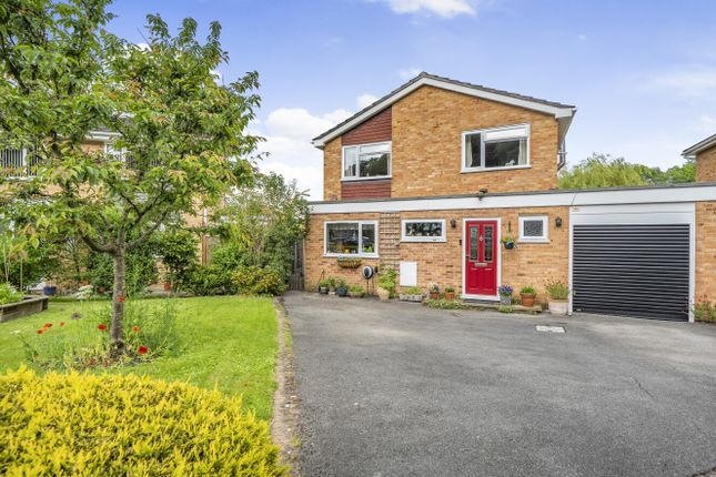 Robins Dale, Woking GU21 4 bed detached house for sale