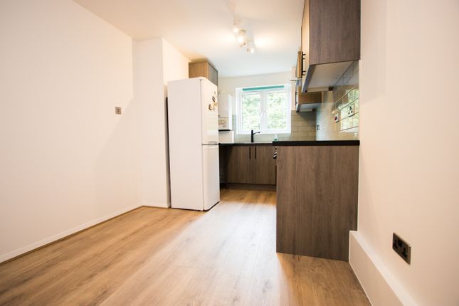 Streamside Close, N9 1 bed flat for sale
