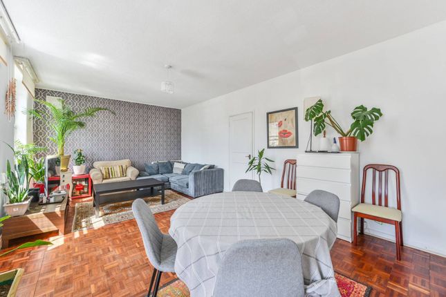 Haythorn House, Vicarage Crescent... 3 bed flat for sale