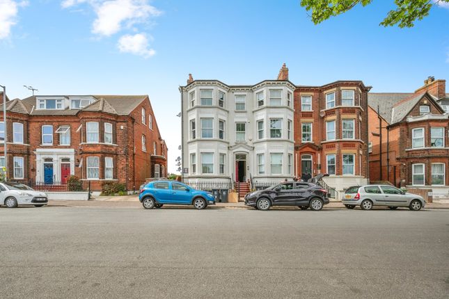 3 bed flat