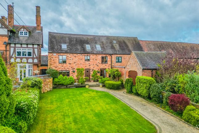 Five Bedroom Barn Conversion at Great... 5 bed barn conversion for sale