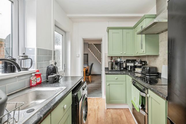 3 bed end terrace house