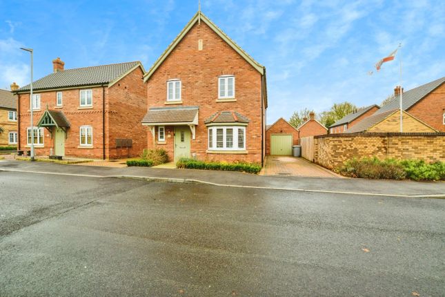 4 bed detached house