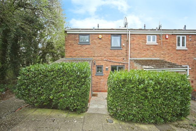3 bed end terrace house