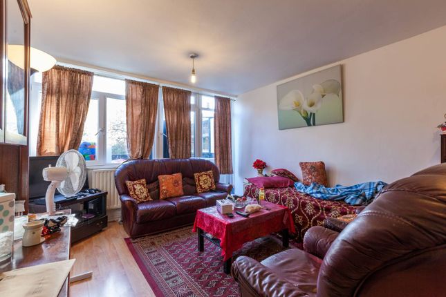 Bow Road, London E3 2 bed maisonette for sale