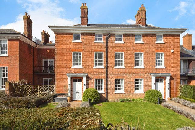 2 bed maisonette