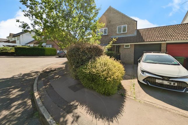 9 Templar Road Yate Bristol BS375TF 3 bed link detached house for sale
