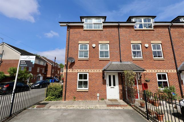 4 bedroom end of terrace house for sale