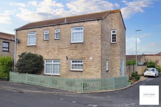 Wade Close, Eastbourne BN23 3 bed detached house for sale
