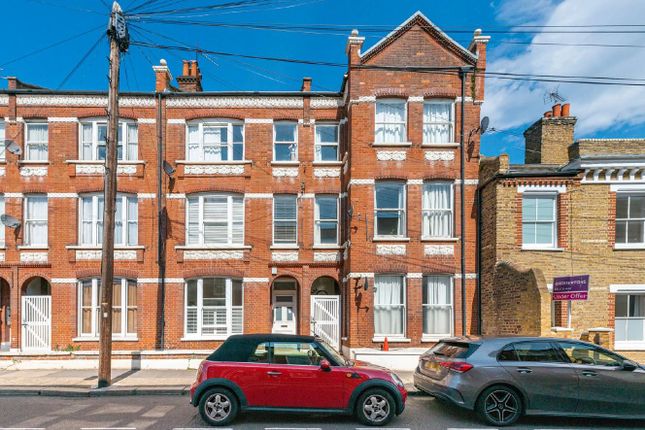 Burlington Road, Fulham, London, SW6 2 bed flat for sale
